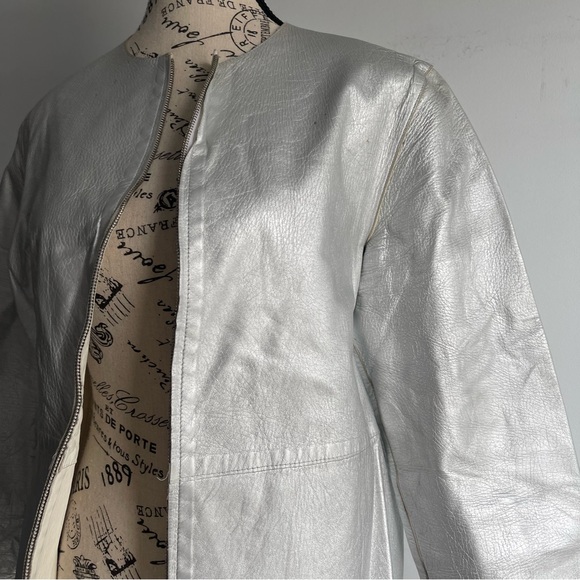 Salvatore Ferragamo Two Tone Reversible Metallic
Leather Jacket - Picture 16 of 16